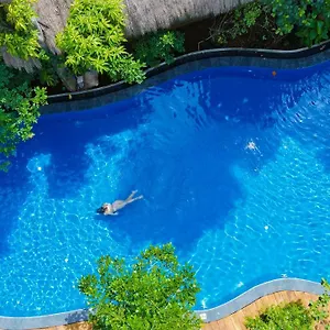 3* Resort Tree House Mutu Village